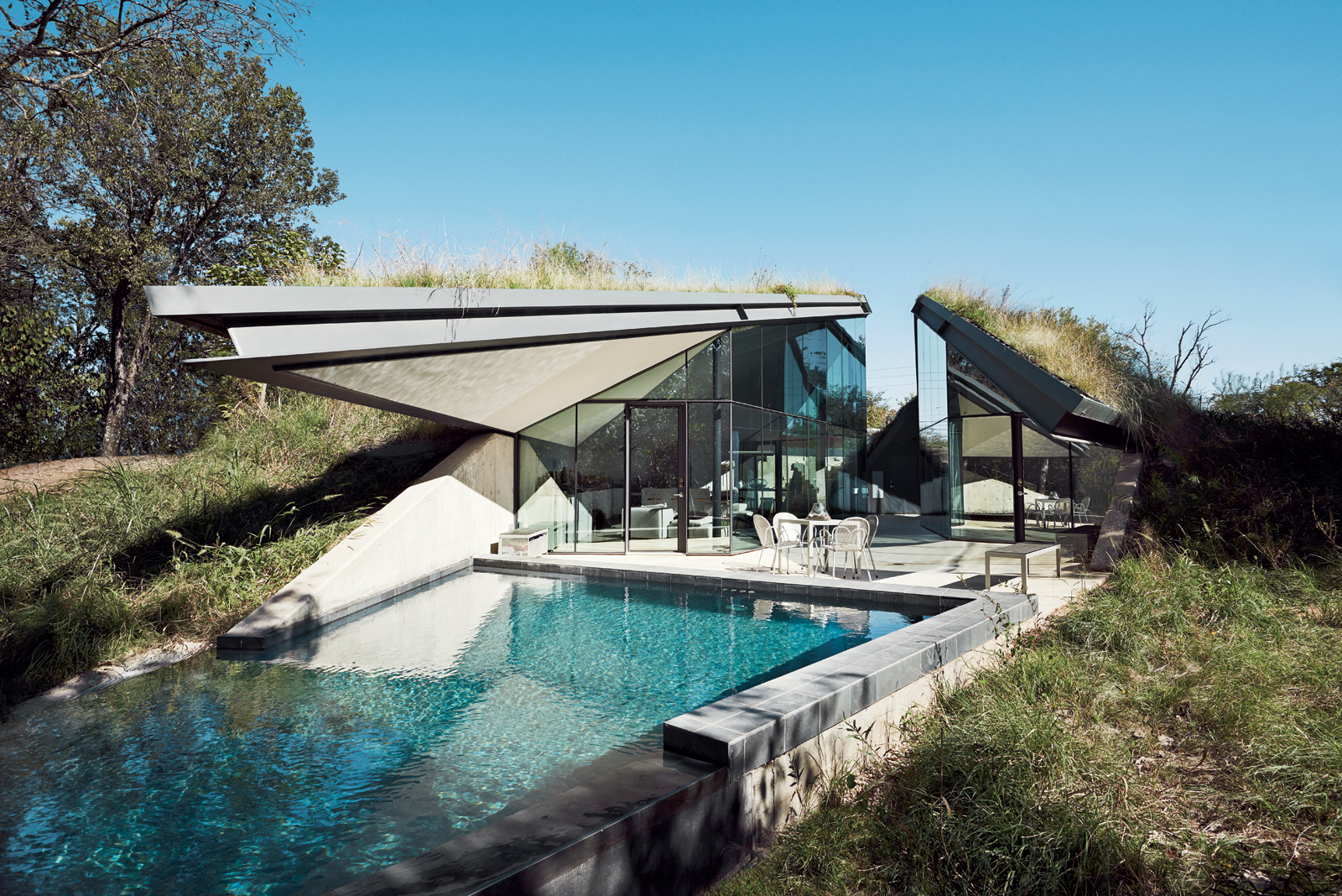 edgeland-house-pool